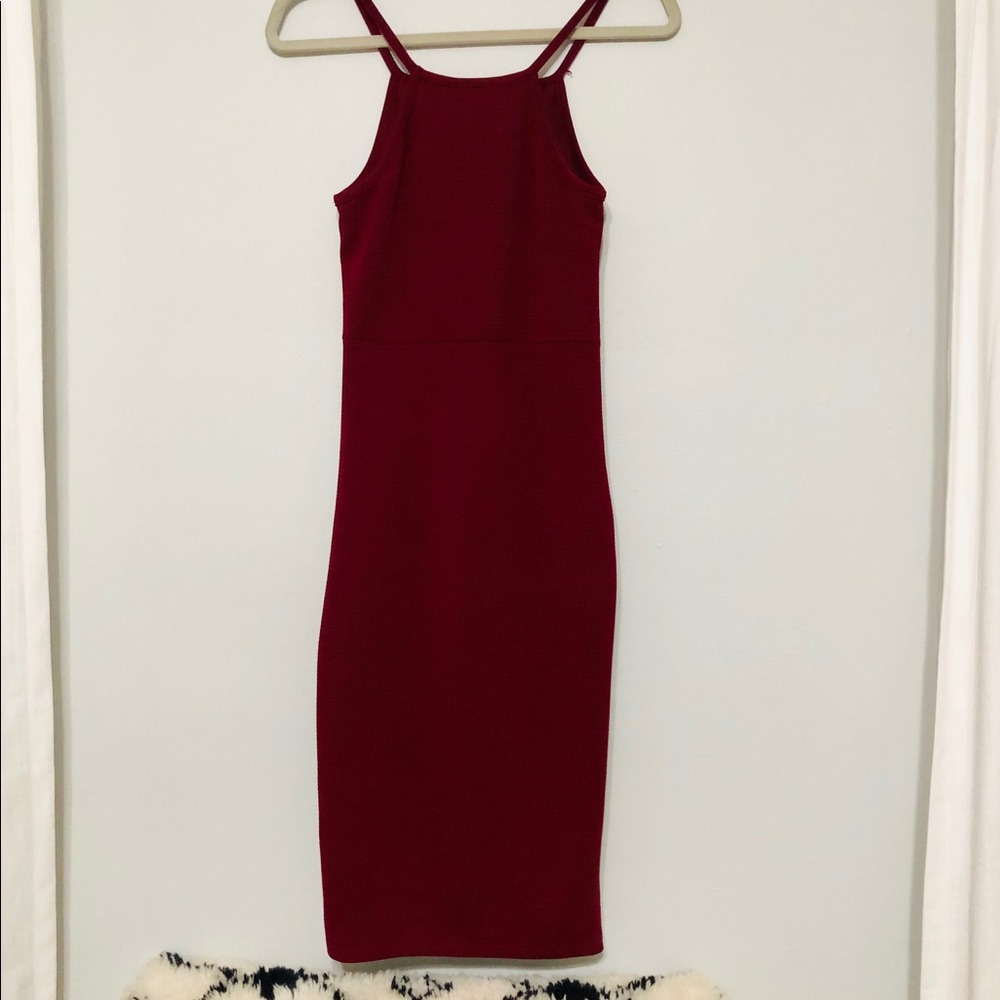 NWT Burgundy Dress with Cute Necklace - Picture 3 of 4